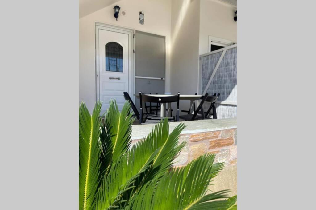 Panos Modern 3-bedroom Apartment